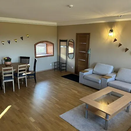 A Cozy And Spacious Three-bedroom Semi-detached House Awaits Guests