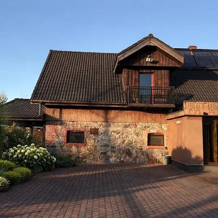A Cozy And Spacious Three-bedroom Semi-detached House Awaits Guests Vesneri
